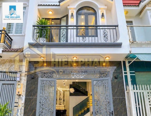 NHÀ MỚI HUỲNH TẤN PHÁT - NHÀ BÈ - Ô TÔ TRÁNH NHAU .