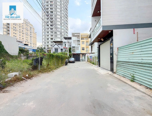 HẠ GIÁ BÁN GẤP - NHÀ PHỐ HUỲNH TẤN PHÁT , QUẬN 7 . 