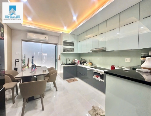 NHÀ 2 TẦNG, FULL NỘI THẤT - LÊ VĂN LƯƠNG - QUẬN 7 . 