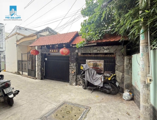 BÁN ĐẤT TẶNG NHÀ - NỞ HẬU 8,1M - HUỲNH TẤN PHÁT , QUẬN 7. 
