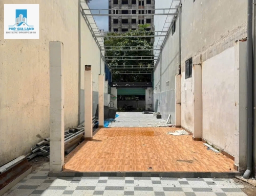 BÁN ĐẤT / CHO THUÊ MẶT TIỀN LÊ THỊ CHỢ - QUẬN 7 . 