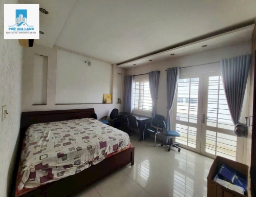 BÁN GẤP NHÀ PHỐ 4 TẦNG - SADECO VEN SÔNG , QUẬN 7 .