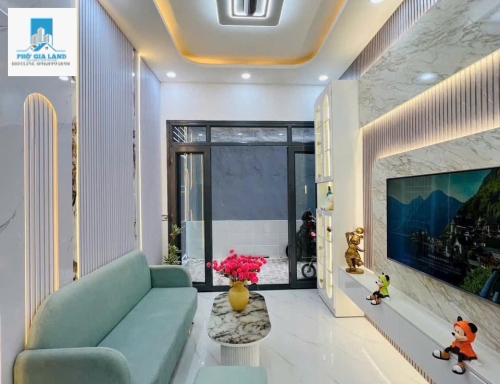 NHÀ 3 TẦNG - HẺM 77 CHUYÊN DÙNG CHÍNH , QUẬN 7 .