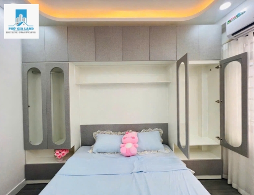NHÀ 3 TẦNG - HẺM 77 CHUYÊN DÙNG CHÍNH , QUẬN 7 .