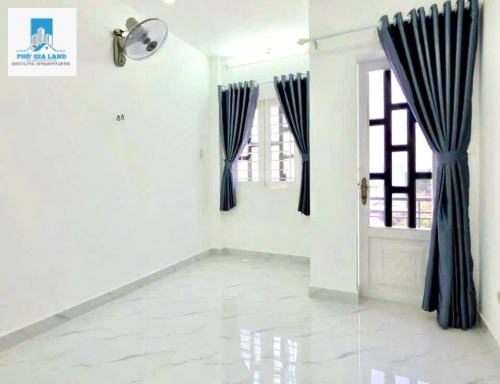 NHÀ MỚI ĐẸP - GÓC 2 MẶT TIỀN - XE HƠI TỚI NHÀ / NHÀ BÈ . 