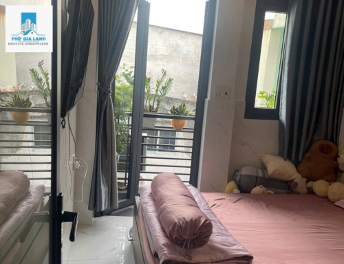 BÁN NHÀ SỔ CHUNG - HẺM 1113 HUỲNH TẤN PHÁT - QUẬN 7. 