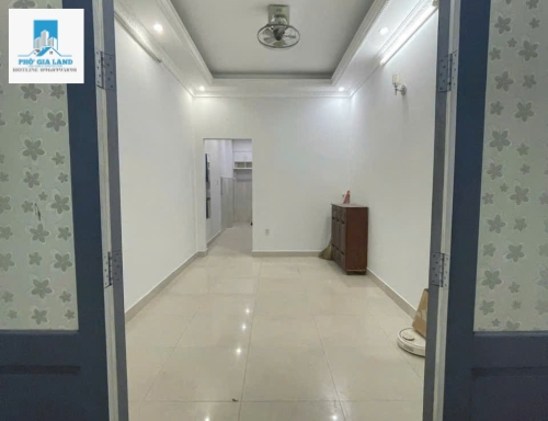BÁN NHÀ HẺM 30 LÂM VĂN BỀN - TÂN KIỂNG , QUẬN 7 .