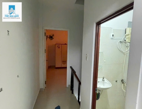 BÁN NHÀ HẺM 30 LÂM VĂN BỀN - TÂN KIỂNG , QUẬN 7 .