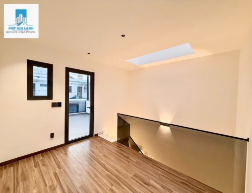 NHÀ PHỐ HIỆN ĐẠI - KHU VIP HUỲNH THỊ ĐỒNG , NHÀ BÈ . 