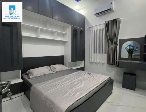 QUẬN : NHÀ PHỐ GẦN CHỢ LÝ PHỤC MAN  – NHÀ MỚI - DỌN VỀ Ở NGAY . 