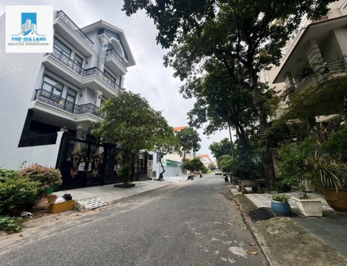 BÁN LÔ ĐẤT BIỆT THỰ - KDC HIM LAM , QUẬN 7 .
