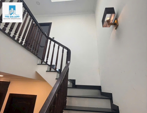 NHÀ GÓC 2 MẶT TIỀN - KHU VIP LÊ VĂN LƯƠNG , NHÀ BÈ . 