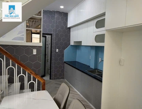 NHÀ MỚI CĂN GÓC - 2 TẦNG - FULL NỘI THẤT - TRẦN XUÂN SOẠN, QUẬN 7 . 