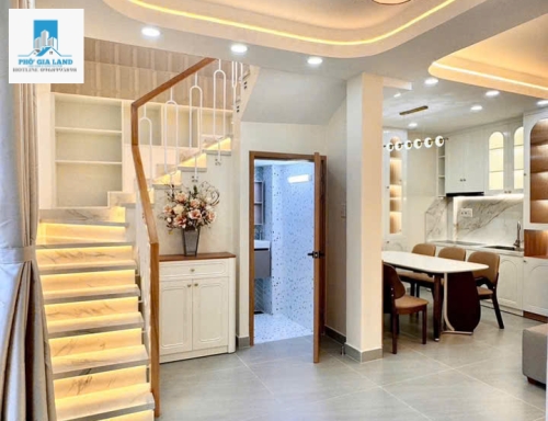 GIẢM SỐC 800 TRIỆU - NHÀ NGANG 6M - HUỲNH TẤN PHÁT, QUẬN 7 .