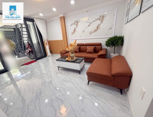 NHÀ 1 LẦU - HẺM 4M HUỲNH TẤN PHÁT - QUẬN 7 . 