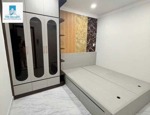 NHÀ 1 LẦU - HẺM 4M HUỲNH TẤN PHÁT - QUẬN 7 . 