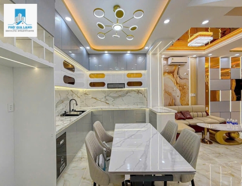 NHÀ PHỐ , XE HƠI ĐẬU TRONG NHÀ - PHÚ THUẬN , QUẬN 7 . 