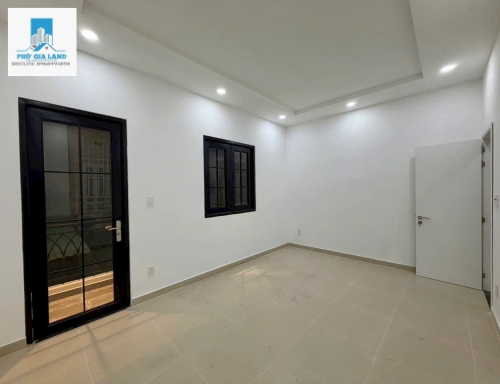 NHÀ 2 TẦNG, 3 PHÒNG NGỦ - NGUYỄN VĂN QUỲ, PHÚ THUẬN, QUẬN 7 . 