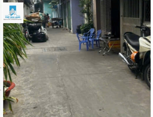 QUẬN 7: NHÀ CẤP 4, GIÁ TỐT - KHAI THÁC DÒNG TIỀN ỔN ĐỊNH . 