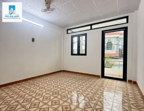 NHÀ HẺM VỪA Ở VỪA  KINH DOANH - HUỲNH TẤN PHÁT,  P. PHÚ THUẬN , QUẬN 7 .