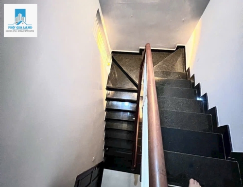 NHÀ 4 TẦNG - MẶT TIỀN LÝ PHỤC MAN  - QUẬN 7 . 