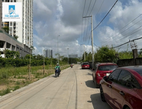 ĐẤT ĐẸP NGANG LỚN - HẺM XE HƠI - GẦN ĐÀO TRÍ , QUẬN 7 . 