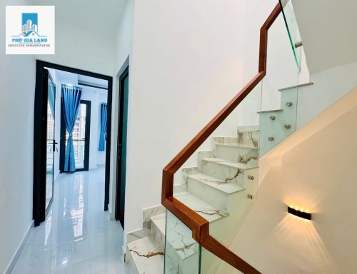 BÁN NHÀ MỚI ĐẸP HUỲNH TẤN PHÁT - QUẬN 7. 