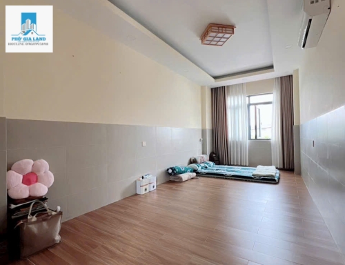 NHÀ GÓC 2 MẶT TIỀN – GẦN QUẬN 7 – VỪA Ở VỪA KINH DOANH.