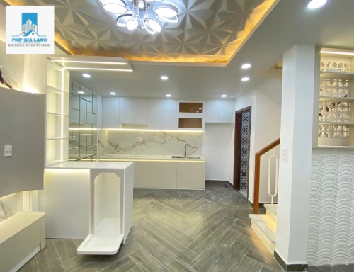 BÁN NHÀ SỔ HỒNG RIÊNG - LƯU TRỌNG LƯ , QUẬN 7 . 