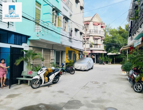 NHÀ ĐẸP HẺM XE HƠI 8M - THỊ TRẤN NHÀ BÈ . 