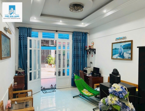 NHÀ ĐẸP HẺM XE HƠI 8M - THỊ TRẤN NHÀ BÈ . 