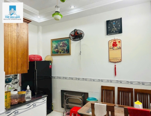 NHÀ ĐẸP HẺM XE HƠI 8M - THỊ TRẤN NHÀ BÈ . 