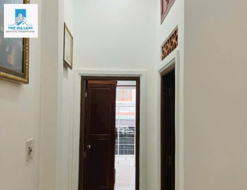 NHÀ ĐẸP HẺM XE HƠI 8M - THỊ TRẤN NHÀ BÈ . 