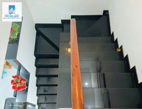 NHÀ ĐẸP HẺM XE HƠI 8M - THỊ TRẤN NHÀ BÈ . 
