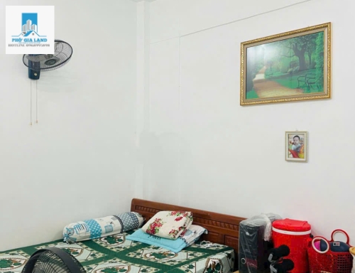 NHÀ ĐẸP HẺM XE HƠI 8M - THỊ TRẤN NHÀ BÈ . 