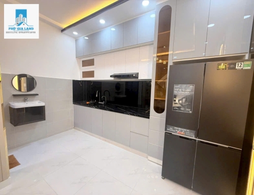 NHÀ 1 TRỆT 2 LẦU- 4PN- HUỲNH TẤN PHÁT , QUẬN 7 .  
