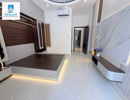 NHÀ 1 TRỆT 2 LẦU- 4PN- HUỲNH TẤN PHÁT , QUẬN 7 .  