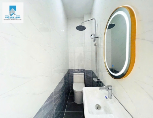 BÁN NHÀ HẺM ĐẸP - FULL NỘI THẤT - HUỲNH TẤN PHÁT , QUẬN 7 . 