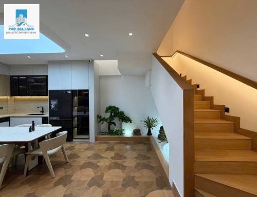 NHÀ MỚI , VỊ TRÍ ĐẸP KHU LÝ PHỤC MAN - QUẬN 7 . 