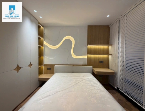 NHÀ MỚI , VỊ TRÍ ĐẸP KHU LÝ PHỤC MAN - QUẬN 7 . 