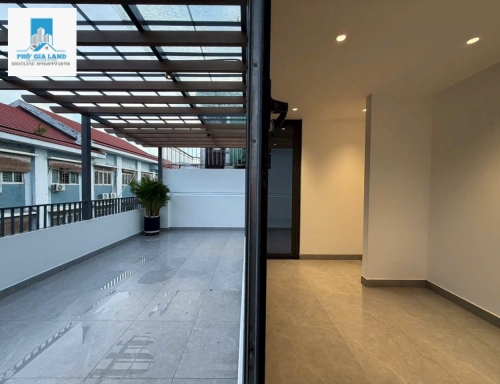 NHÀ MỚI , VỊ TRÍ ĐẸP KHU LÝ PHỤC MAN - QUẬN 7 . 
