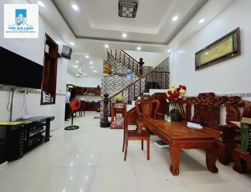 NHÀ ĐẸP HUỲNH TẤN PHÁT - P. PHÚ THUẬN , QUẬN 7 . 