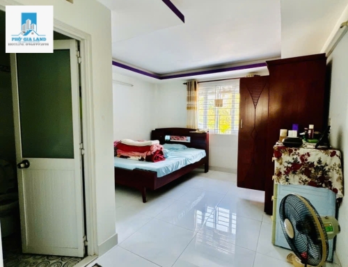 NHÀ ĐẸP HUỲNH TẤN PHÁT - HẺM XE HƠI - QUẬN 7 . 