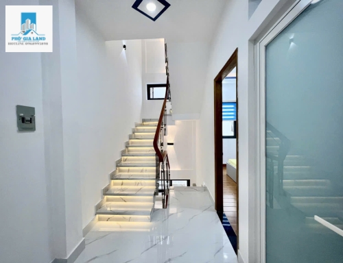 NHÀ PHỐ HIỆN ĐẠI - KHU GREEN RIVERSIDE - GẦN TRUNG TÂM HÀNH CHÁNH NHÀ BÈ