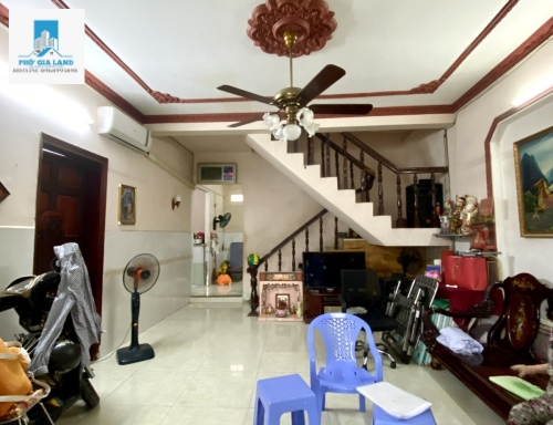 NHÀ 3 MẶT NGUYỄN VĂN QUỲ HẼM 