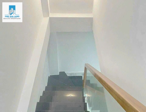 BÁN NHÀ MẶT TIỀN HẺM XE HƠI thông 749 HTP - P. PHÚ THUẬN - QUẬN 7 