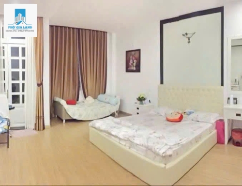 BÁN NHÀ A17 ĐƯƠNG D4 , P.PHÚ MỸ , QUẬN 7 . 