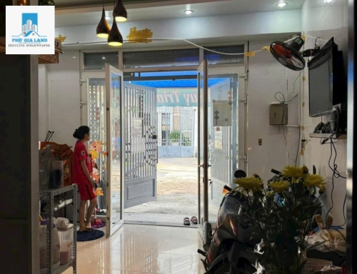 NHÀ 3 TẦNG - MẶT TIỀN HẺM XE HƠI, LÊ VĂN LƯƠNG, QUẬN 7.