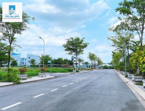 BÁN NHIỀU LÔ ĐẤT NỀN KDC BỘ CÔNG AN -  VEN SÔNG - LIỀN KỀ PHÚ MỸ HƯNG QUẬN 7 .