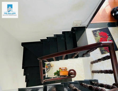BÁN NHÀ HẺM 3 TẦNG , P. TÂN HƯNG , QUẬN 7 .
